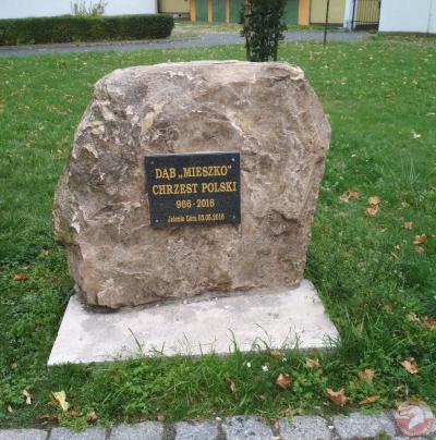 Pomnik „Żołnierzom polskim poległym na polach chwały” - Jelenia Góra