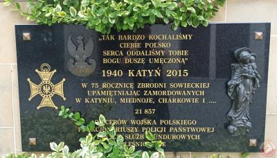 Tablica upamiętniająca zbrodnie Katyńską - Wrocław