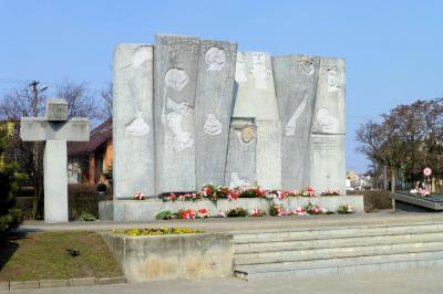 Pomnik Stu Straconych - Zgierz