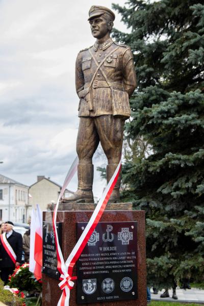 Pomnik upamiętniający majora Hieronima Dekutowskiego ps. „Zapora” - Bełżyce