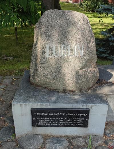 Pomnik upamiętniający żołnierzy Armii Krajowej uwięzionych przez NKWD i UB - Lublin