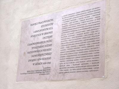 Tablica pamięci pracowników, studentów i absolwentów KUL poległych w obronie Ojczyzny - Lublin