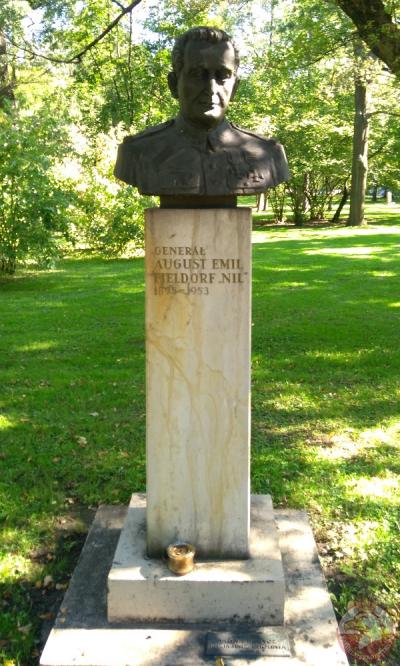 Pomnik generała Augusta Emila Fieldorfa ps. „Nil” - Kraków