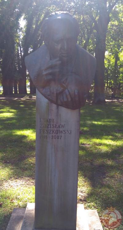 Pomnik księdza Zdzisława Peszkowskiego - Kraków