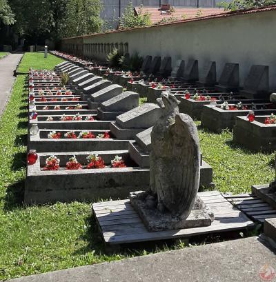 Pomnik w hołdzie Legionom Polskim - Cmentarz wojenny - Kraków