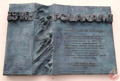 Tablica ku czci ofiar operacji polskiej NKWD - Kraków