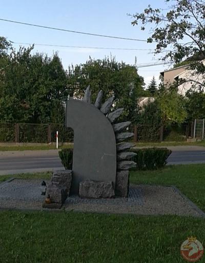 Pomnik bohaterom walk wyzwoleńczych - Skała