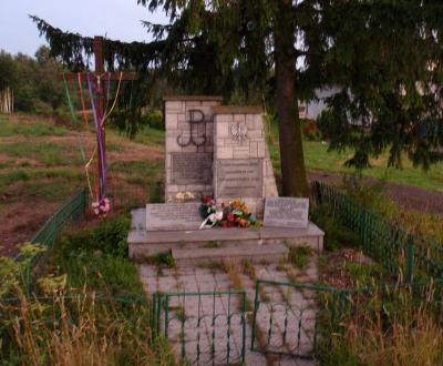 Pomnik upamiętniający ofiar pacyfikacji - Gałki