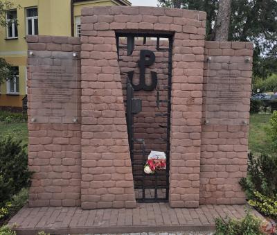 Pomnik pamięci Polskim patriotom żołnierzom podziemia niepodległościowego