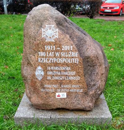 Głaz upamiętniający 100-lecie harcerstwa - Warszawa
