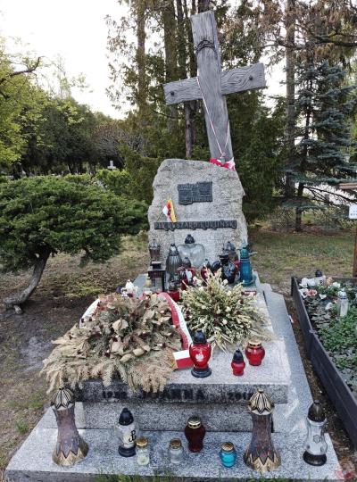 Grób pułkownika Ryszarda Kuklińskiego