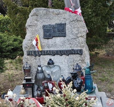 Grób pułkownika Ryszarda Kuklińskiego