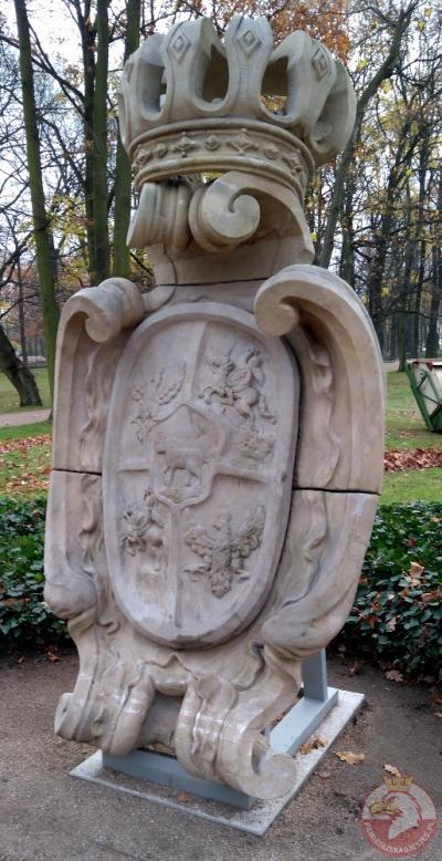 Kartusz herbowy Stanisława Augusta - Warszawa