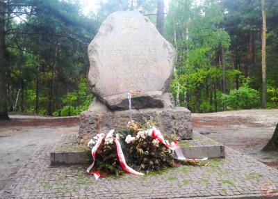 Obelisk upamiętniający Józefa Piłsudskiego - Warszawa