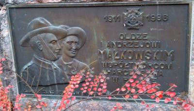 Pomnik Olgi i Andrzeja Małkowskich - Warszawa