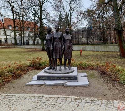 Pomnik poświęcony kobietom Powstania Warszawskiego - Warszawa