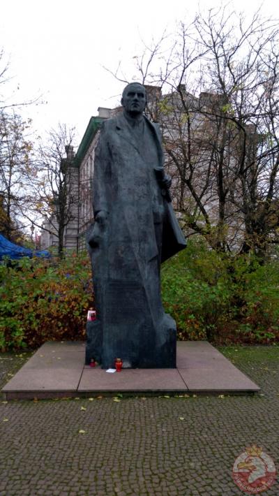 Pomnik Romana Dmowskiego - Warszawa