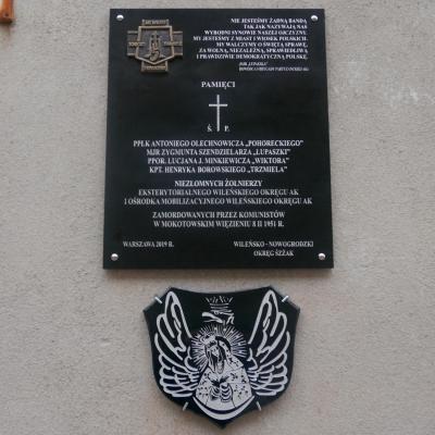 Tablica poświęcona zamordowanym na Rakowieckiej żołnierzom wileńskiej Armii Krajowej - Warszawa