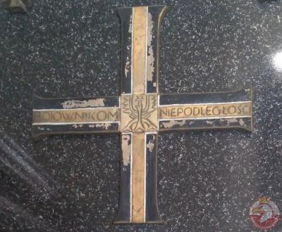 Tablica upamiętniająca walczących o wolną Polskę - Brzeg