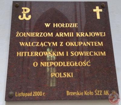 Tablica upamiętniająca żołnierzy Armii Krajowej - Brzeg