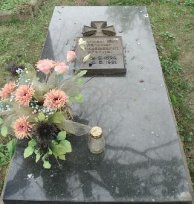 Mogiła artylerzysty Karla Nowińskiego - Byczyna