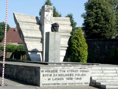 Pomnik upamiętniający poległych za wolność Polski podczas II wojny światowej - Głubczyce