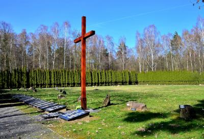 Cmentarz ofiar obozu pracy z lat 1945-1946 - Łambinowice