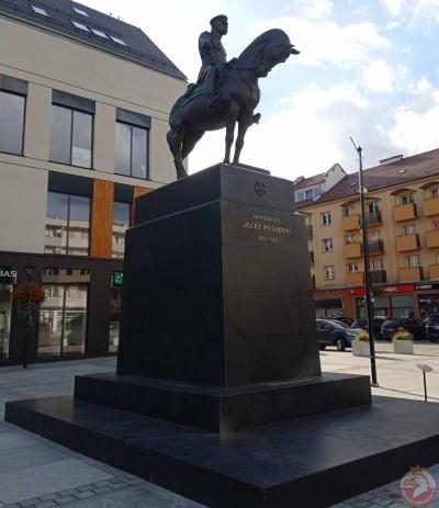 Pomnik Józefa Piłsudskiego - Nysa