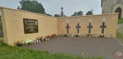 Mur poświęcony bohaterskim synom ziemi goniądzkiej - Goniądz