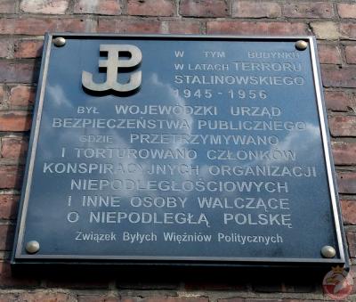 Tablica upamiętniająca siedzibę Wojewódzkiego Urzędu Bezpieczeństwa Publicznego - Gdańsk