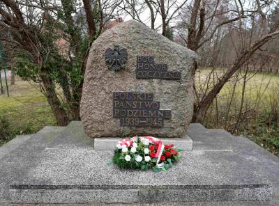 Pomnik Polskiego Państwa Podziemnego i Armii Krajowej - Przewłoka