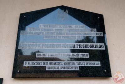 Tablica upamiętniająca wymarsz ochotników do Legionów Józefa Piłsudskiego - Czechowice-Dziedzice