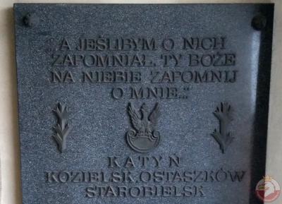 Tablica i figura upamiętniająca mord katyński - Częstochowa