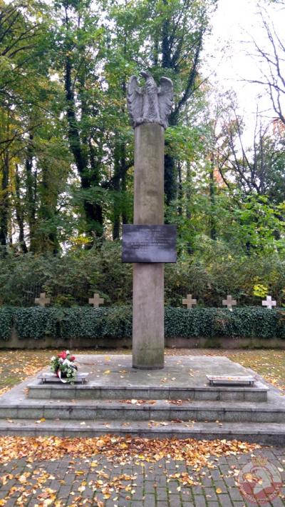 Grób zbiorowy wojenny członków ruchu oporu rozstrzelanych przez hitlerowców