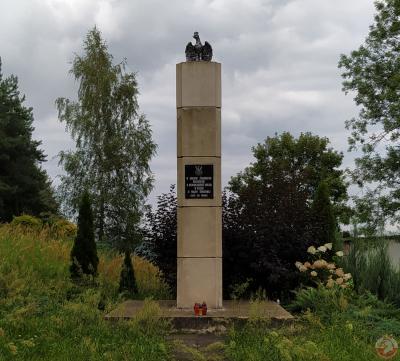 Pomnik ku czci bohaterów II wojny światowej - Niegowa