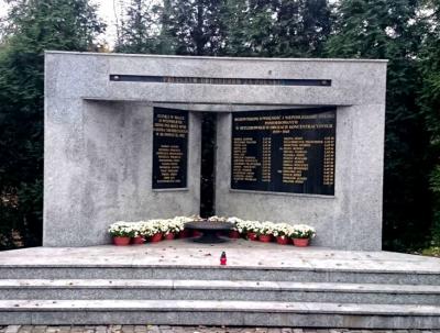 Pomnik poświęcony poległym za Polskę bohaterom - Rybnik