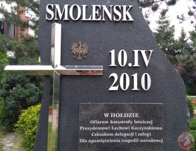 Pomnik upamiętniający ofiary katastrofy pod Smoleńskiem - Tychy