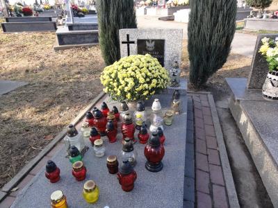 Cmentarz katolicki - Mogiła żołnierza Wojska Polskiego - Bejsce