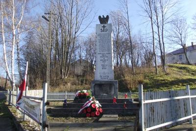 Pomnik ofiar wojny - Bieliny