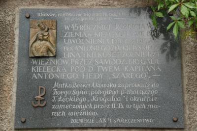 Tablica upamiętniająca rozbicie więzienia kieleckiego - Kielce