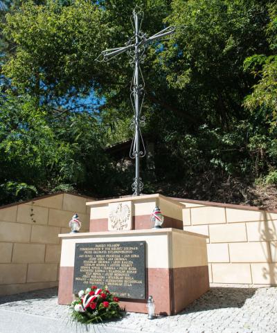 Pomnik upamiętniający Polaków zamordowanych przez niemieckiego okupanta - Zawichost