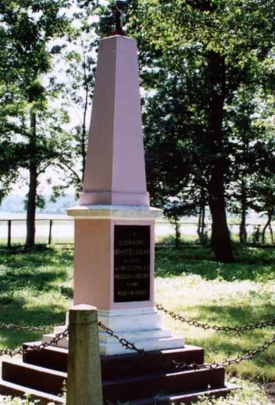 Pomnik Ludwika Mycielskiego poległego w powstaniu styczniowym - Gębice