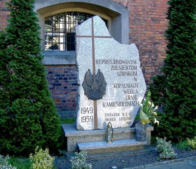 Pomnik poświęcony represjonowanym żołnierzom i górnikom - Leszno
