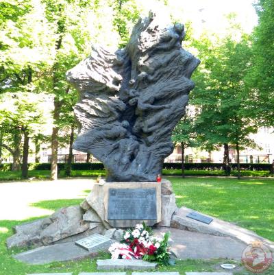 Pomnik Ofiar Katynia i Sybiru - Poznań