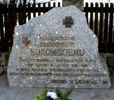 Pomnik harcmistrza Zbigniewa Łukomskiego - Śmigiel