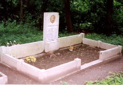 Zbiorowa mogiła powstańców wielkopolskich poległych pod Lesznem - Strzelce Wielkie